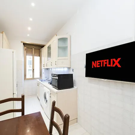 {colosseum 10 Minutes} Netflix & Free Wi-fi Apartamento Roma