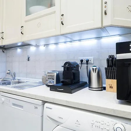 {colosseum 10 Minutes} Netflix & Free Wi-fi Apartamento *