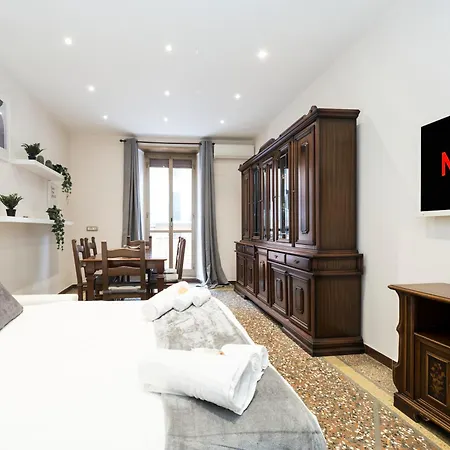 {colosseum 10 Minutes} Netflix & Free Wi-fi Roma